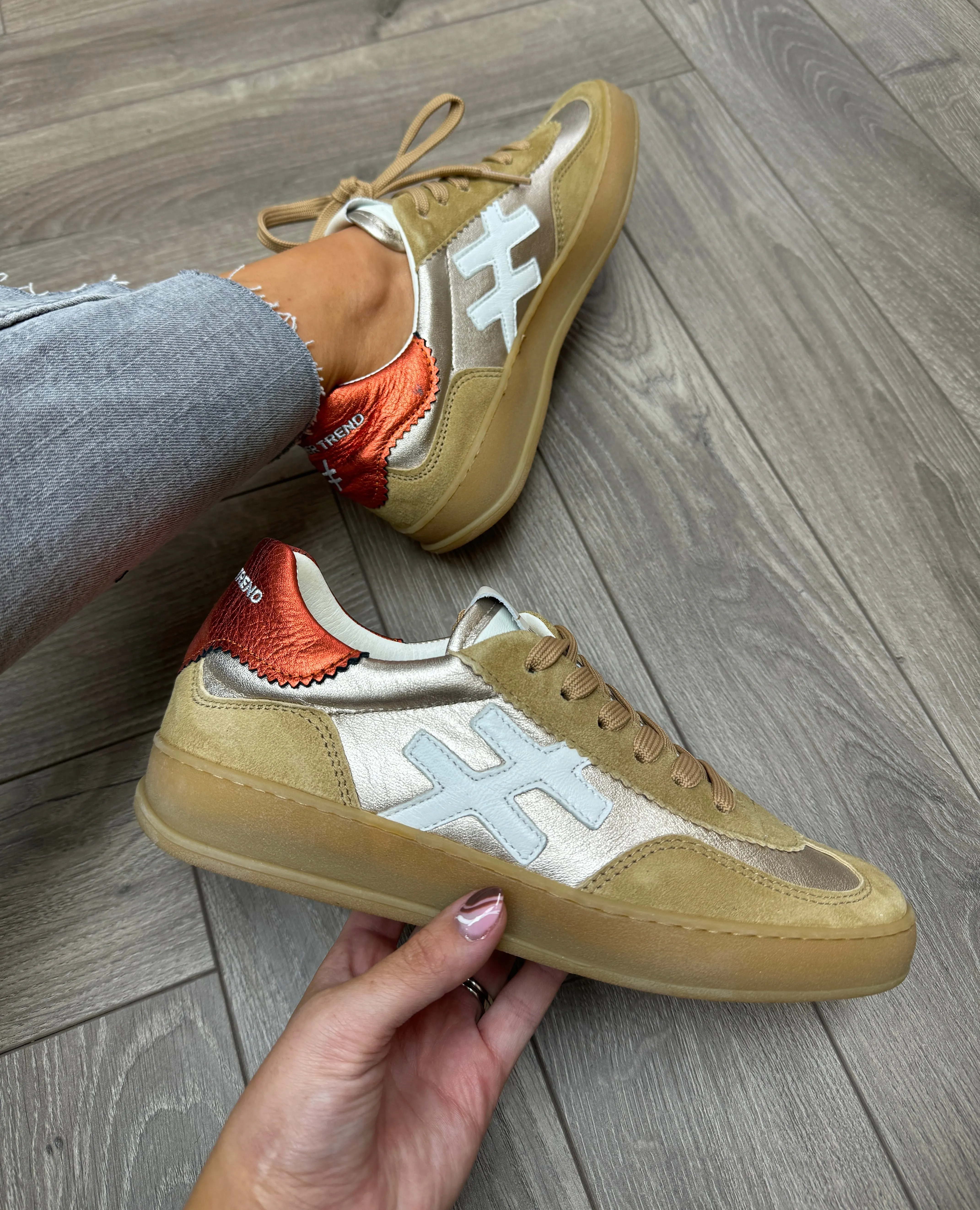 Another Trend (SS25) A032M302 Gum Sole Trainer With Metallic Heel - Camel