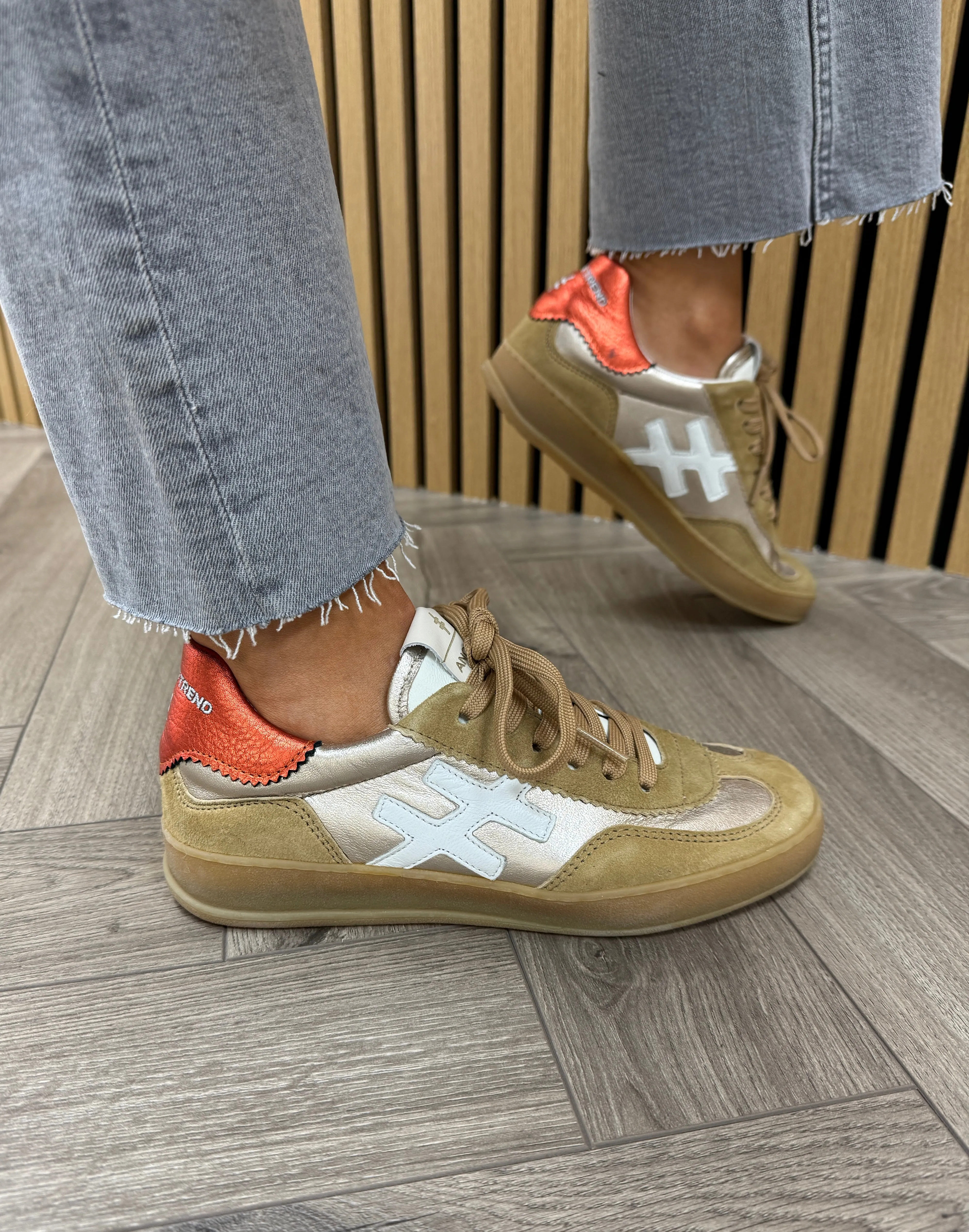 Another Trend (SS25) A032M302 Gum Sole Trainer With Metallic Heel - Camel