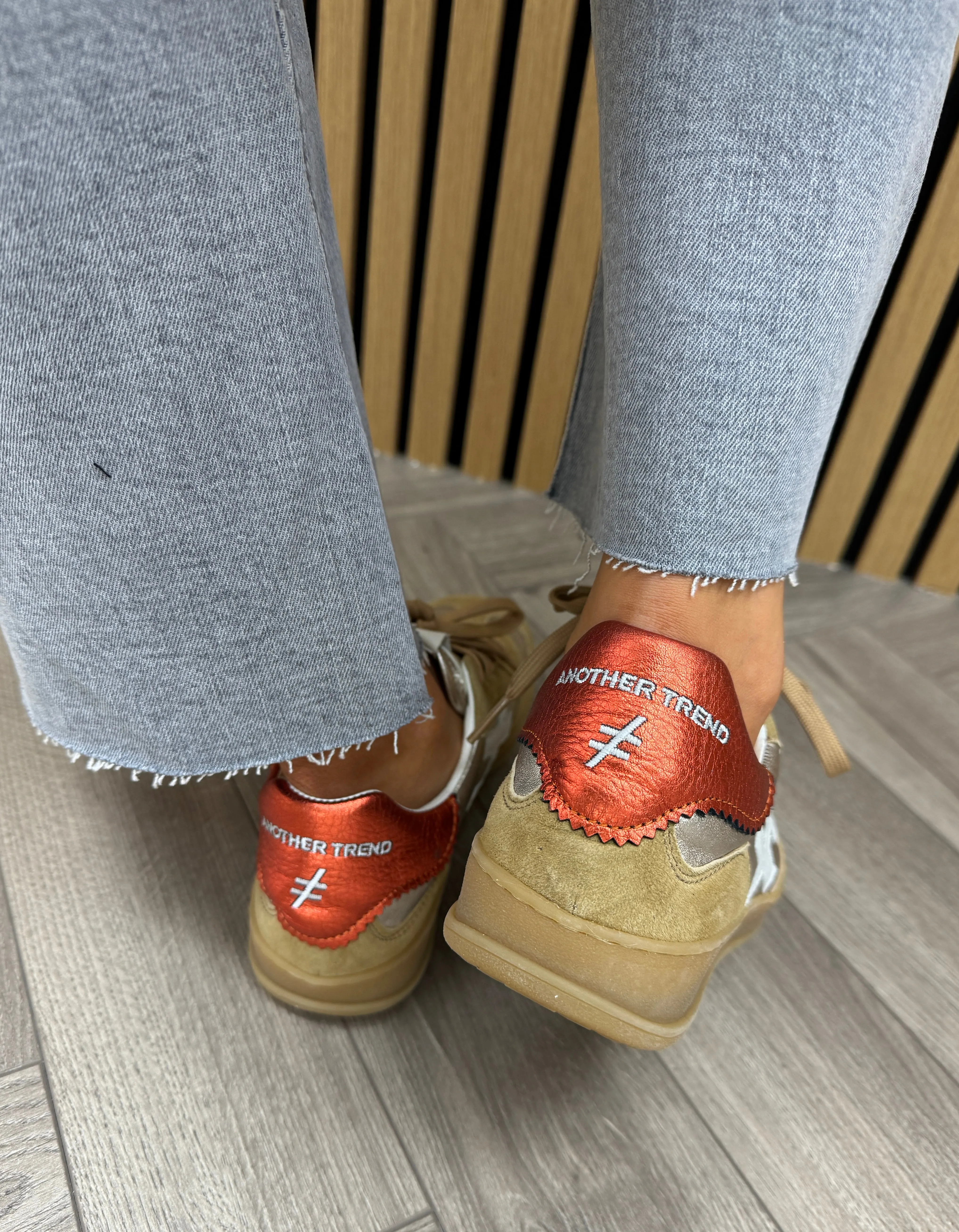 Another Trend (SS25) A032M302 Gum Sole Trainer With Metallic Heel - Camel