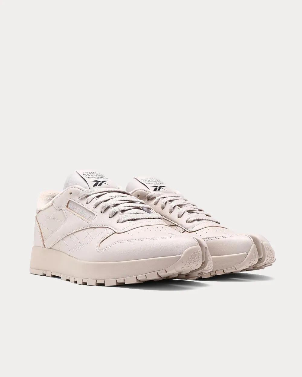 Classic Leather Tabi Beige Low Top Sneakers