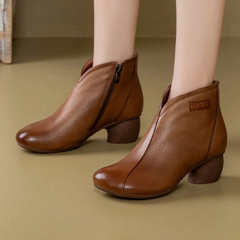 Comfortable and versatile leather boots