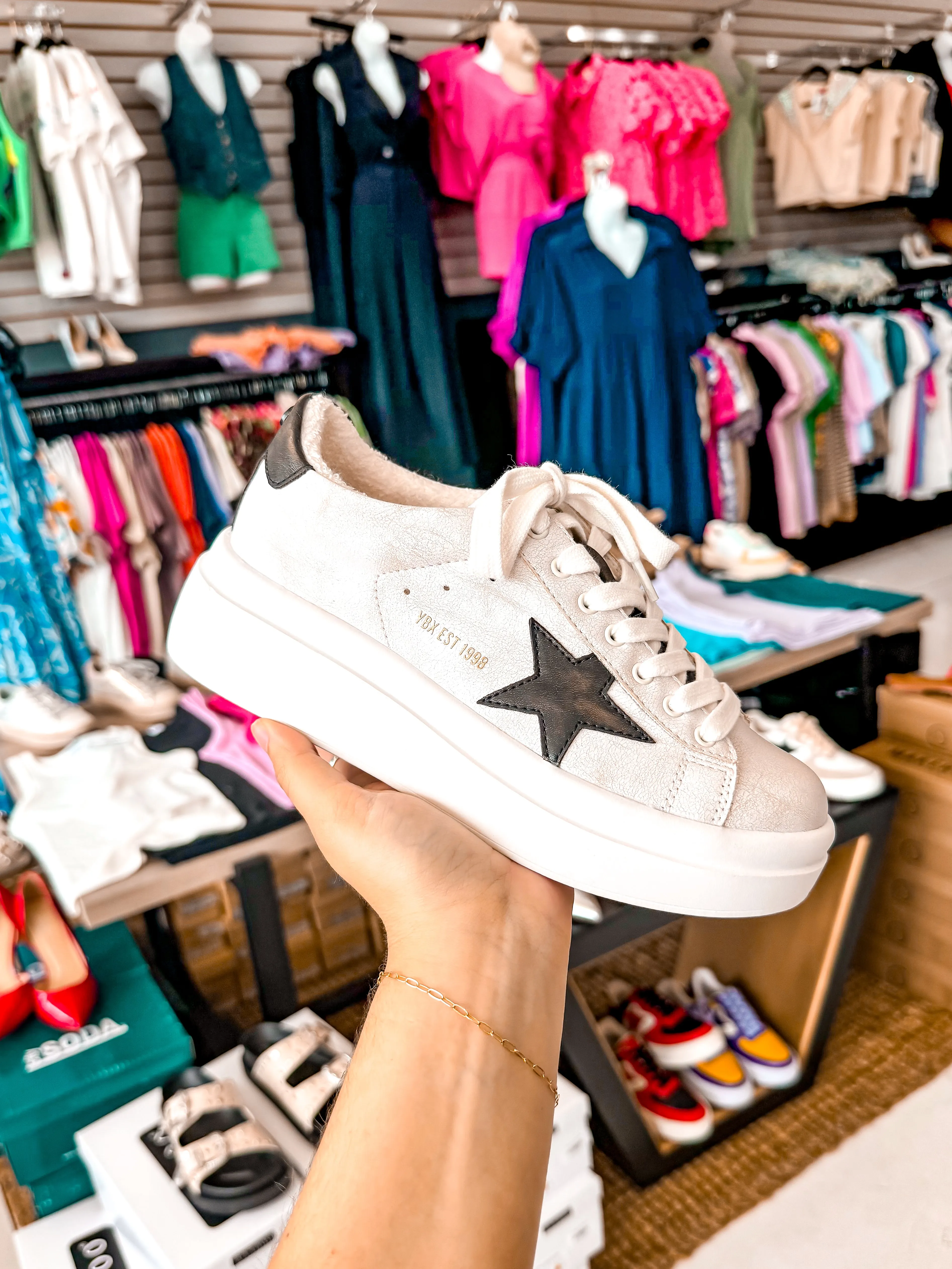 Elonna Black Sneaker