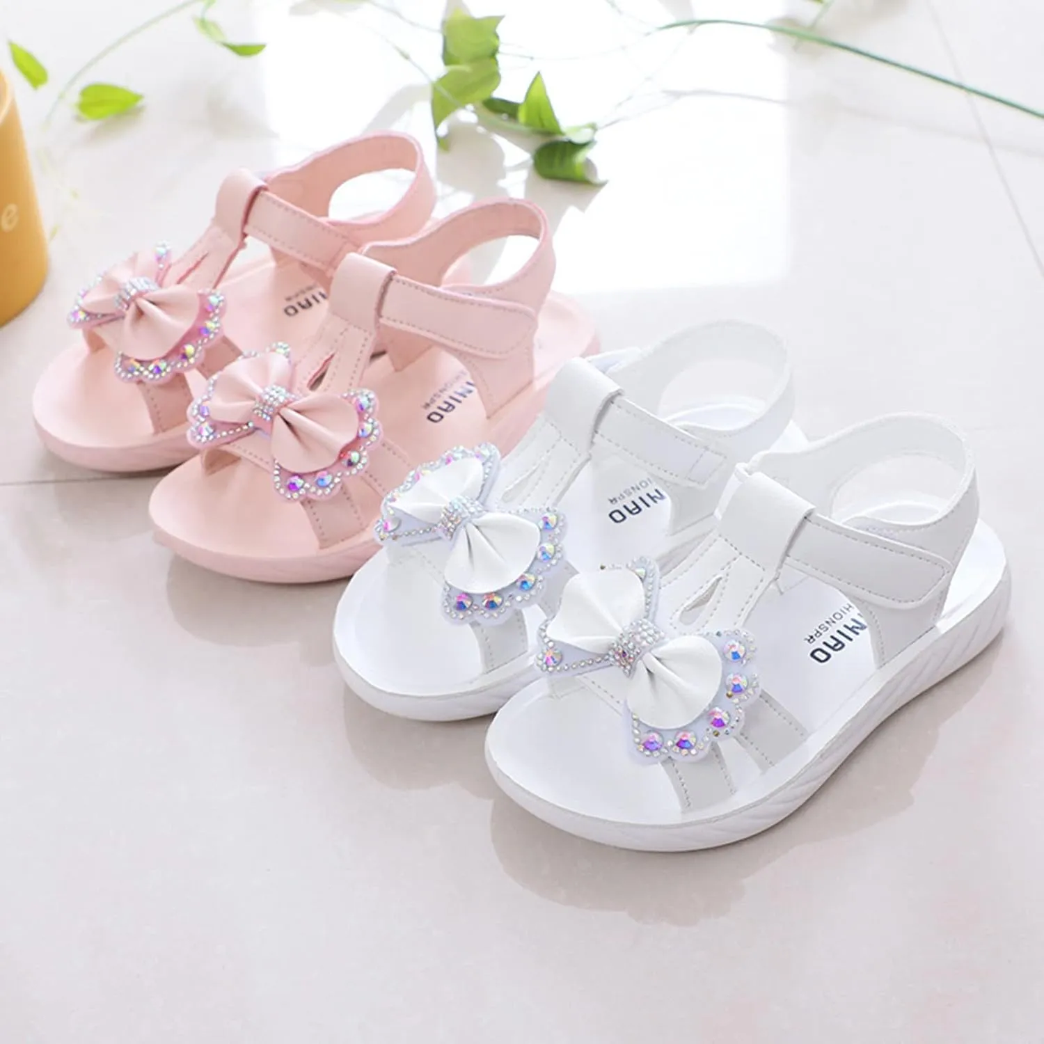 Girls Foam Sequins Bow Sandals With Strap Summer Wide Dress Shoes Little Girls Kids Flat Outdoor Beach Pool Loafers