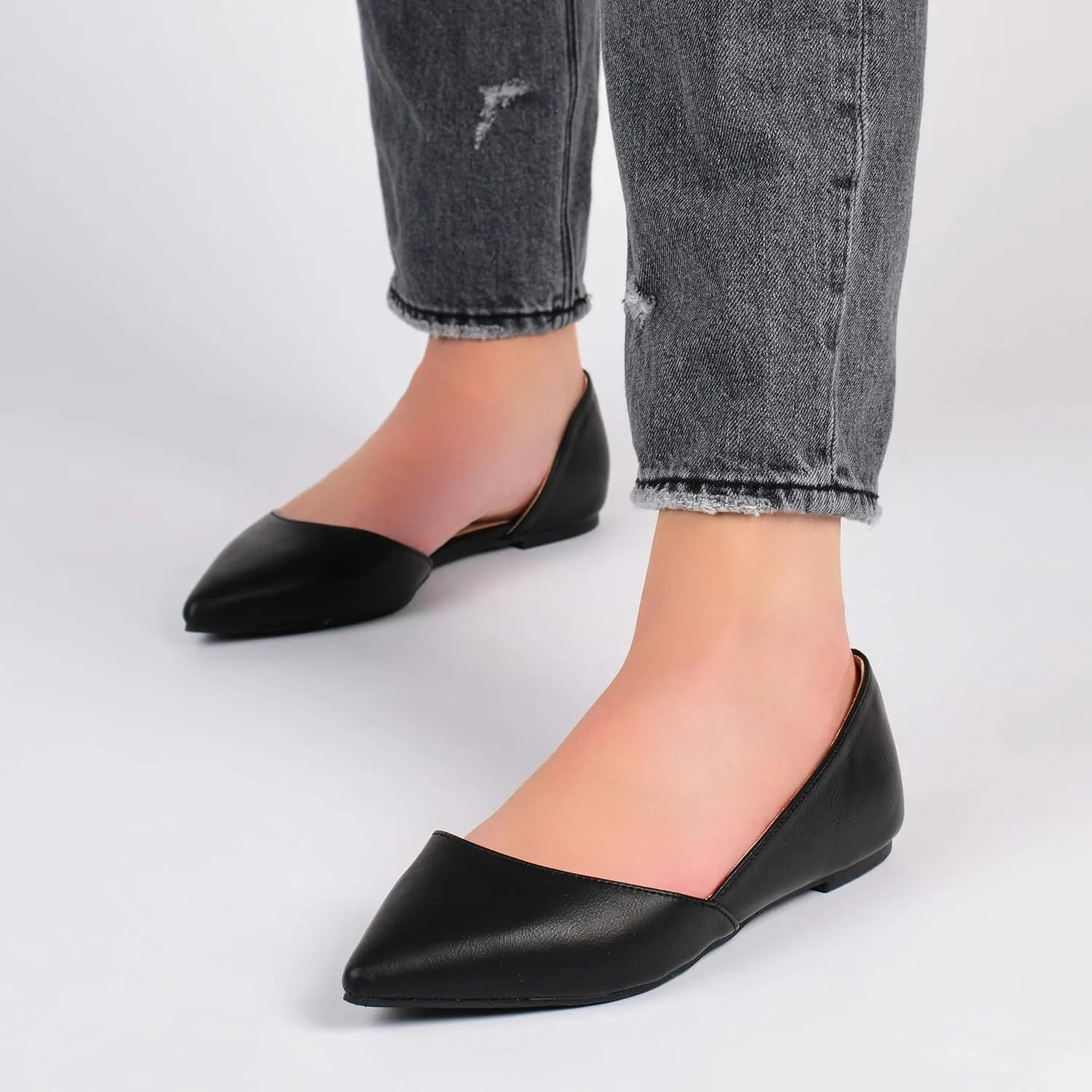 Journee Women's Cortni Flats