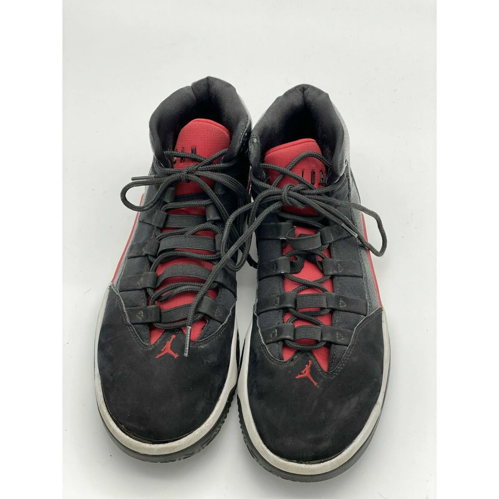 Nike Air Jordan Max Aura Black Red Classic Size 9.5