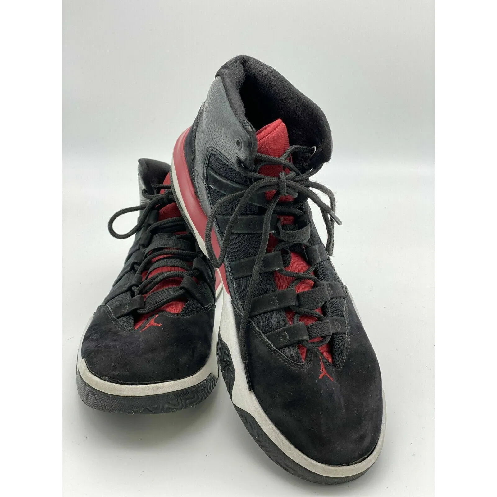 Nike Air Jordan Max Aura Black Red Classic Size 9.5