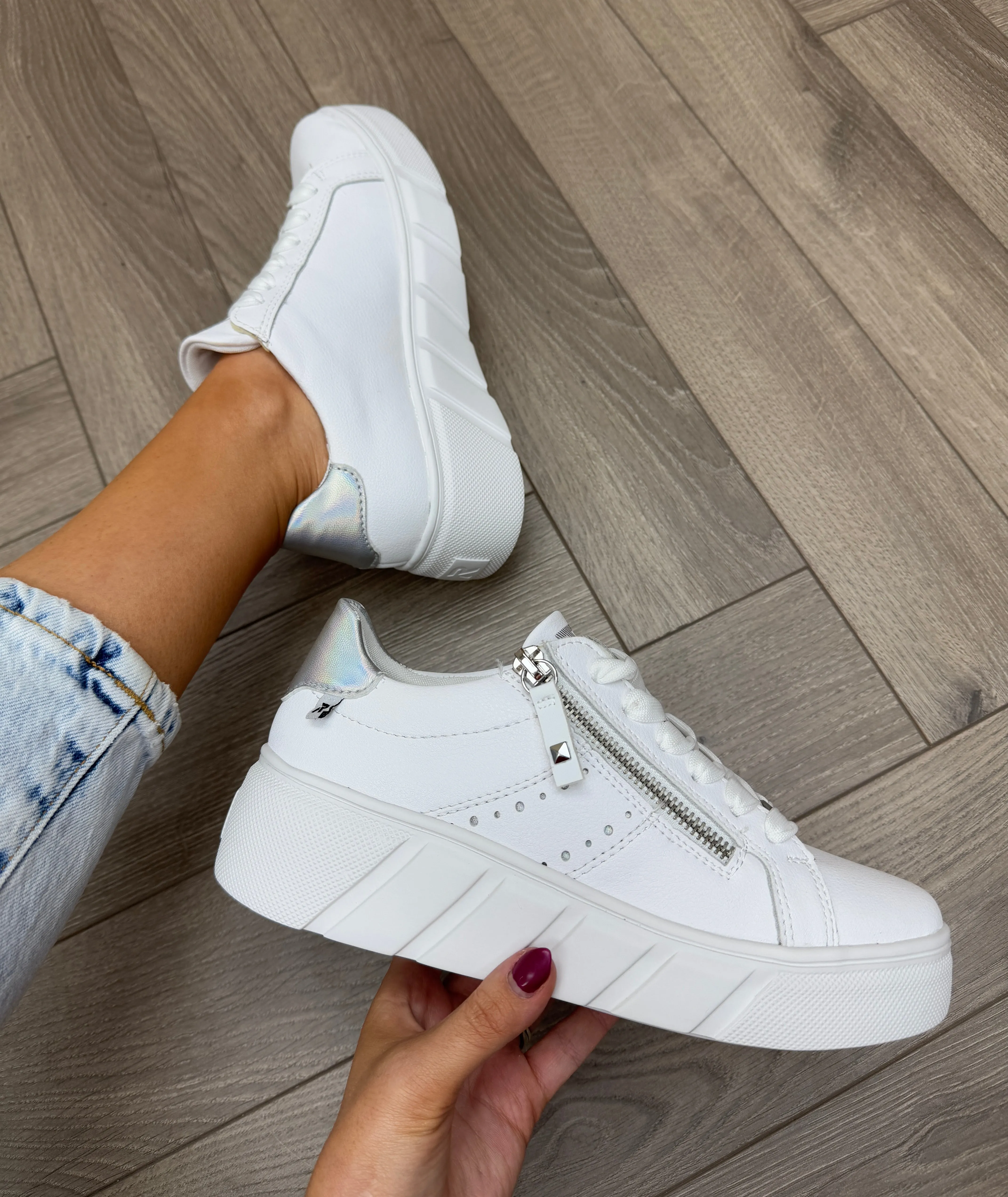 Rieker (SS25) Flatform Trainer With Side Zip W2605-80 - White (R31)
