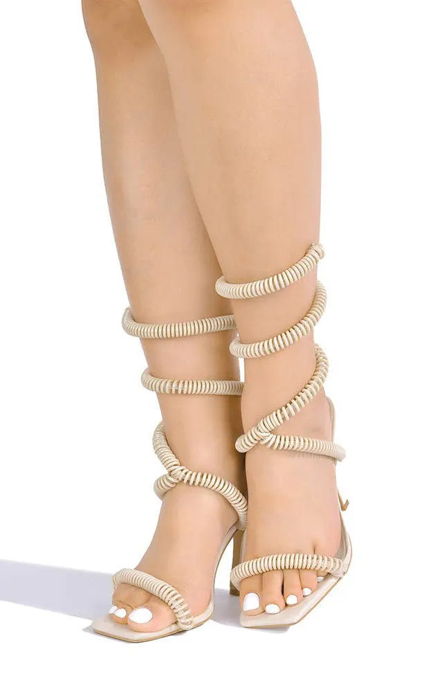 RINGRING Nude Cape Robbin