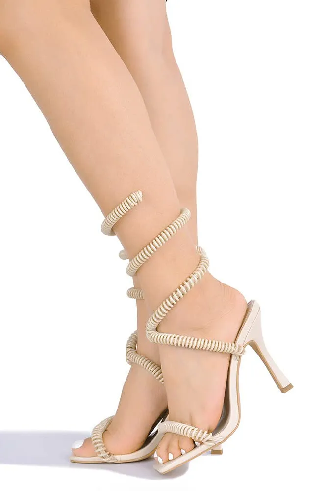 RINGRING Nude Cape Robbin