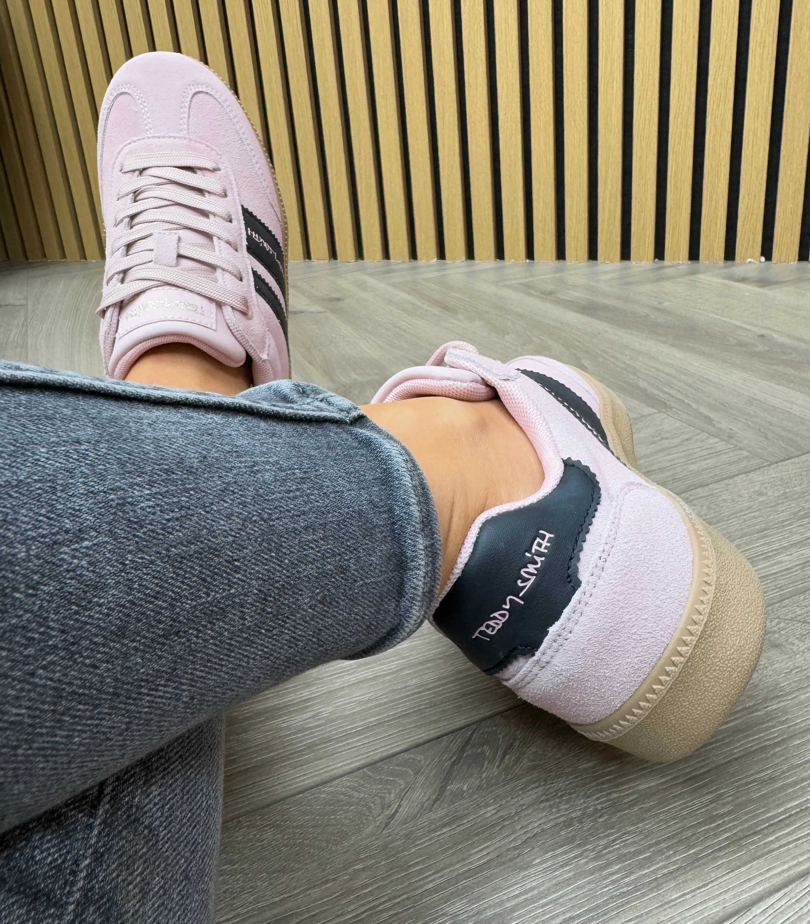 Teddy Smith (SS25) Lace Up Trainer With Gum Sole 120123 - Rosa (TS11)